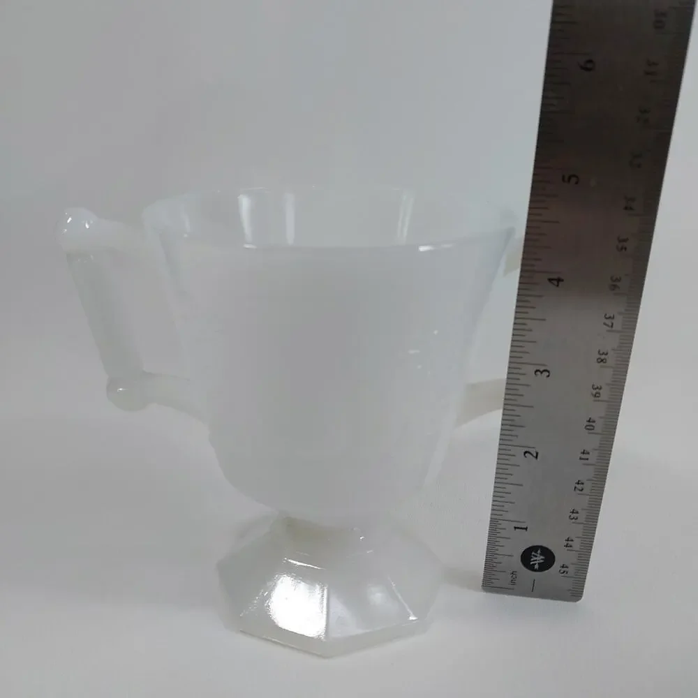 Vintage Milk Glass, Jeanette Co‎ 
